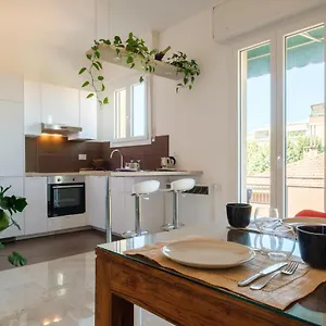 Fabula 3 With Private Bathroom Bed & Breakfast